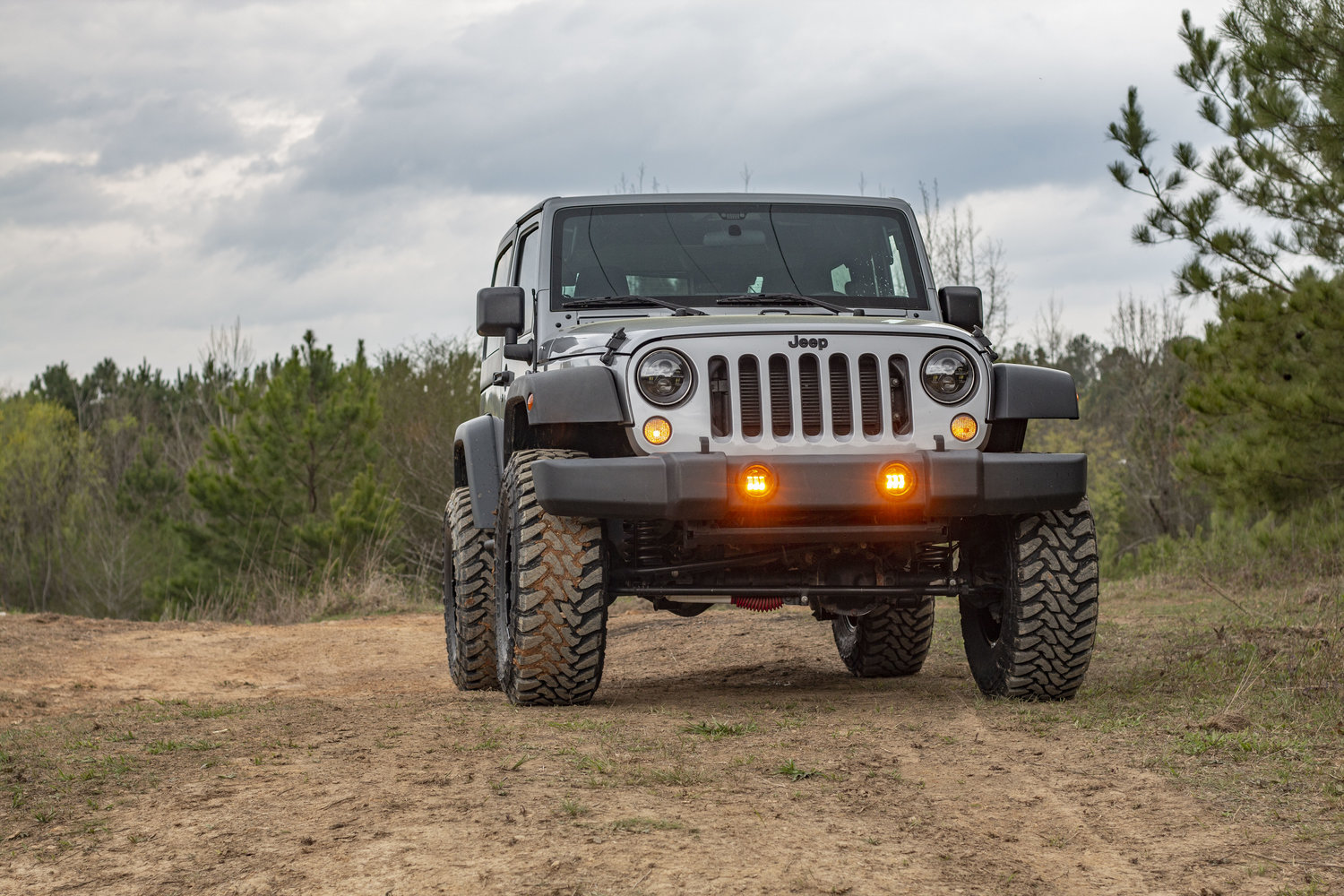 Rough Country 2.5in Suspension Lift Kit for 0718 Jeep Wrangler JK
