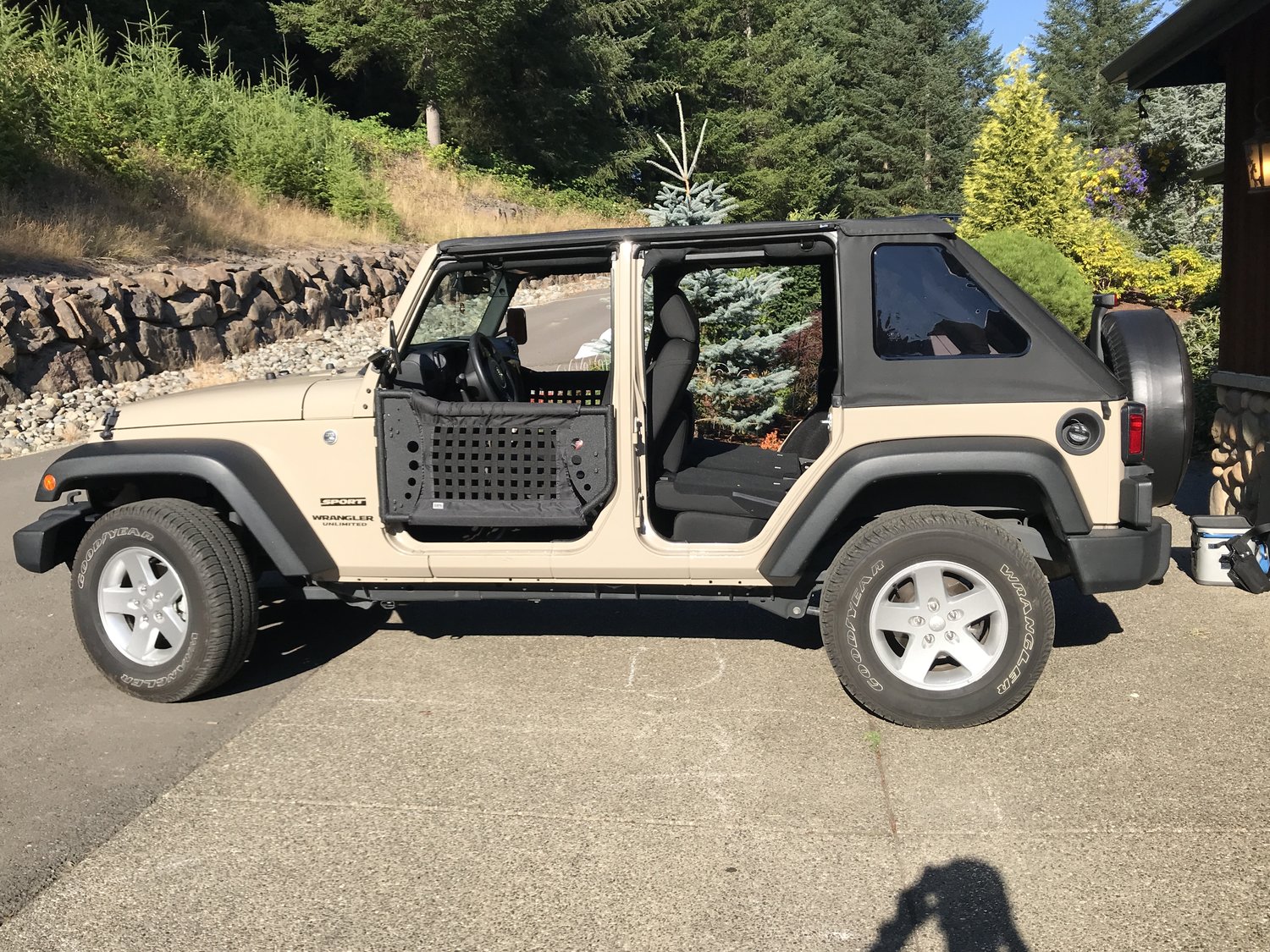 Bestop 5685335 Trektop NX Soft Top in Black Diamond for 0718 Jeep