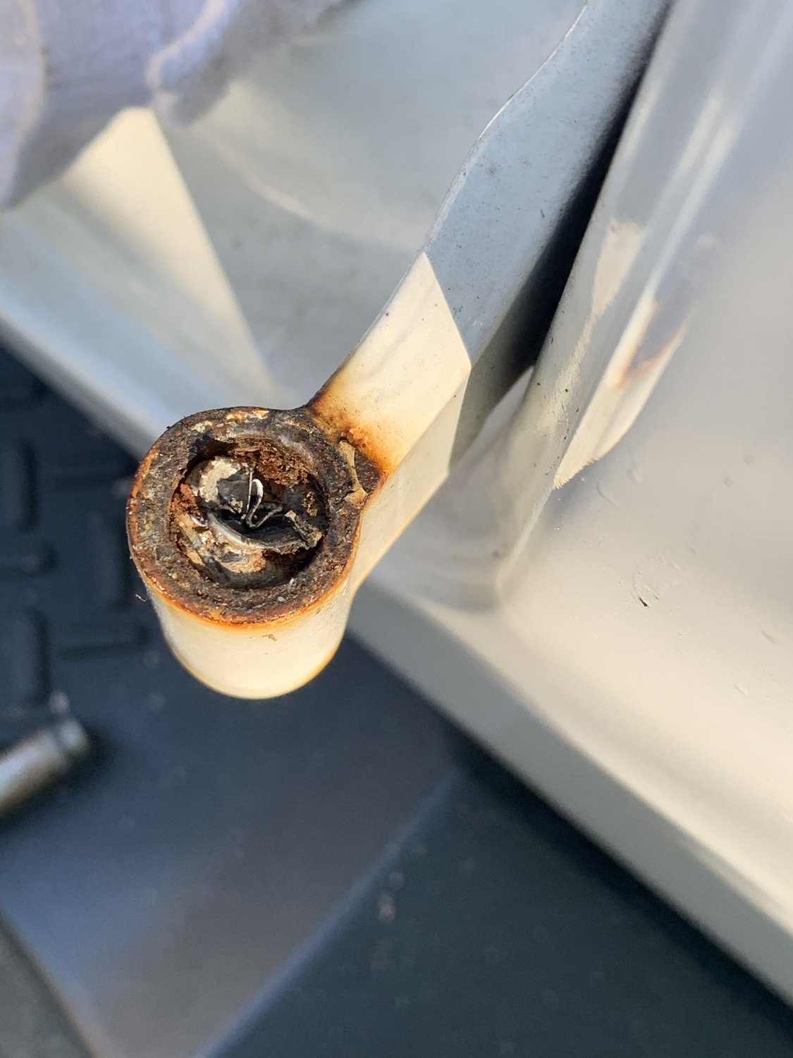 Quadratec Delrin Replacement Door Hinge Bushings for 0724 Jeep