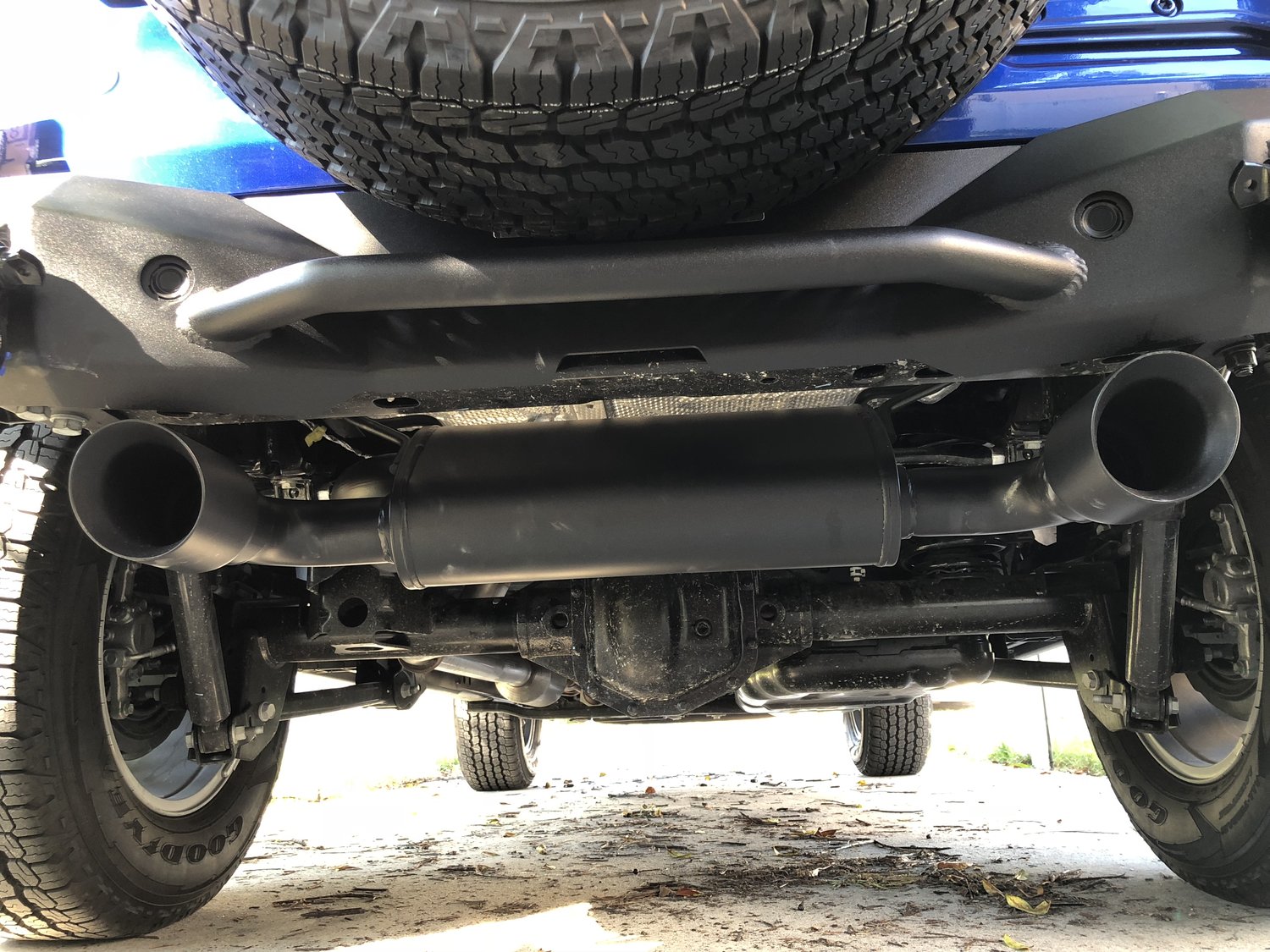 Magnaflow 19388 Mf Series Stainless Dual Exit Axle Back