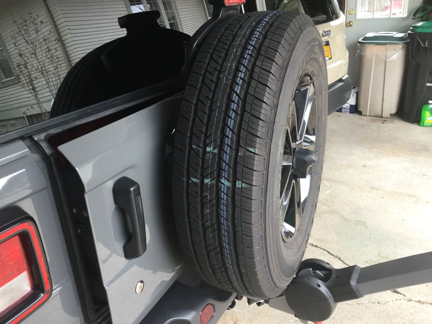 Yakima 8002457 RidgeBack TiltAway Hitch Mounted 2Bike Rack Quadratec