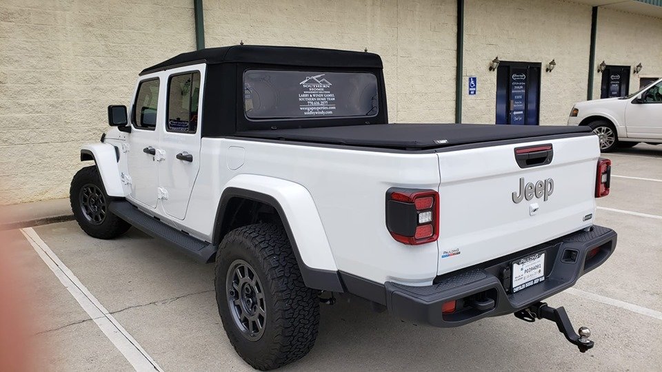 Rugged Ridge 13550.21 Armis Soft Folding Bed Cover for 2022 Jeep Gladiator JT Quadratec