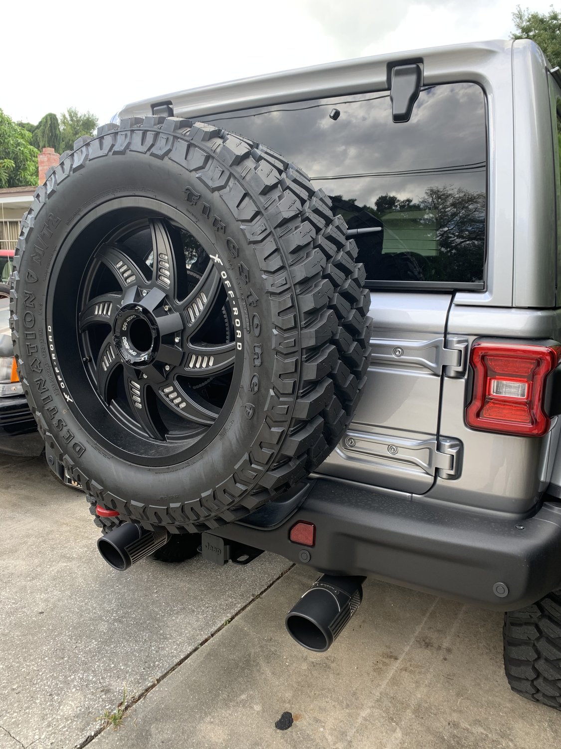 Gibson 700002 2.5" Patriot Series Dual AxleBack Exhaust System for 18