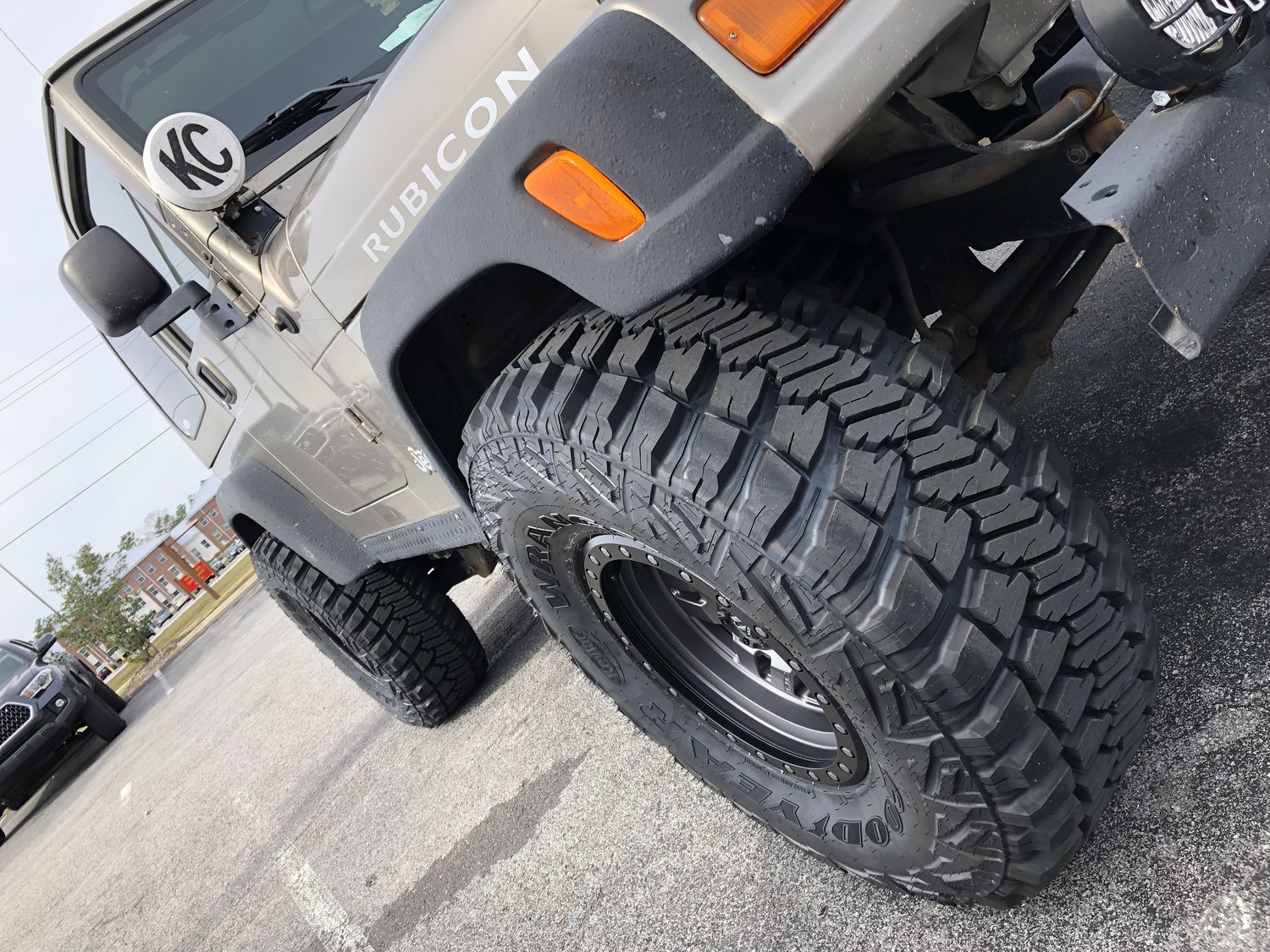 Fuel® OffRoad Anza Wheel for 8406 Jeep Wrangler YJ, TJ, & Cherokee XJ