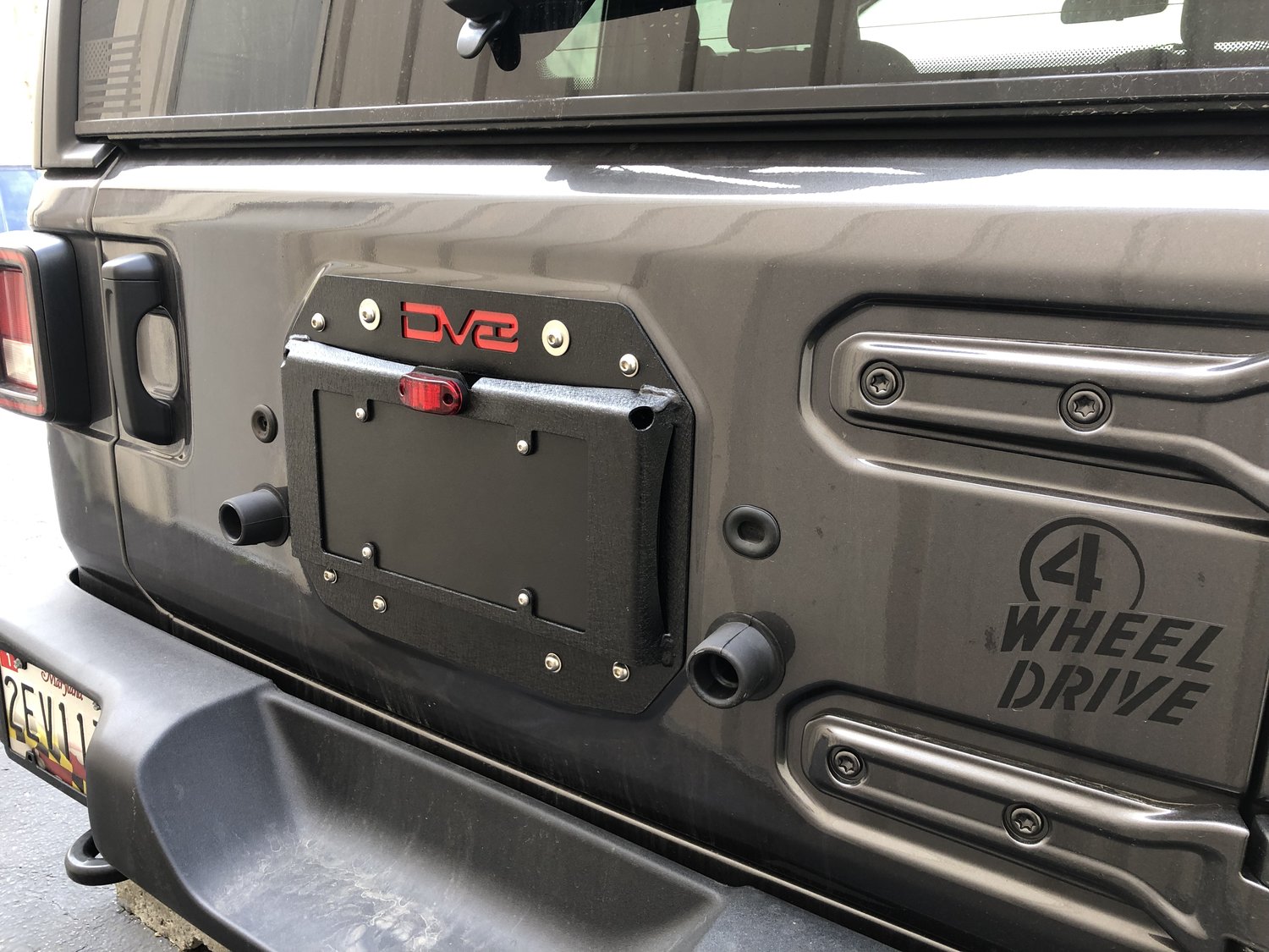 DV8 Offroad Spare Tire Delete With Camera Mount For Jeep JL Wrangler (2018+)