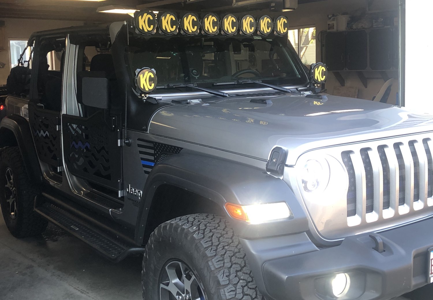 KC HiLiTES 91336 Gravity Pro6 LED Light Bar Kit for 1824 Jeep Wrangler