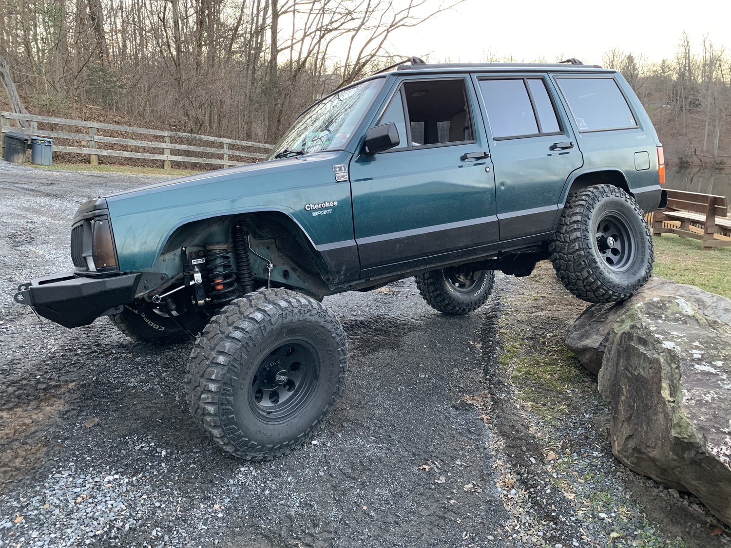 Zone Offroad Products 4.5" Lift Kit with Rear Leaf Springs for 8401 Jeep Cherokee XJ Quadratec