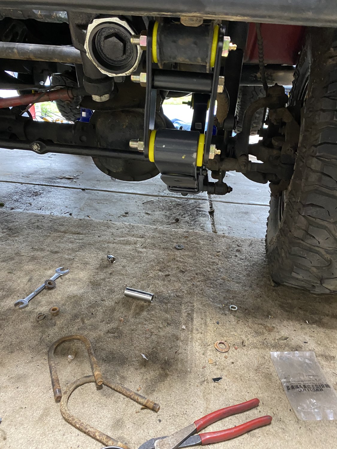 Old Man Emu OMESB87 Greasable Leaf Spring Bushing Kit for 8795 Jeep