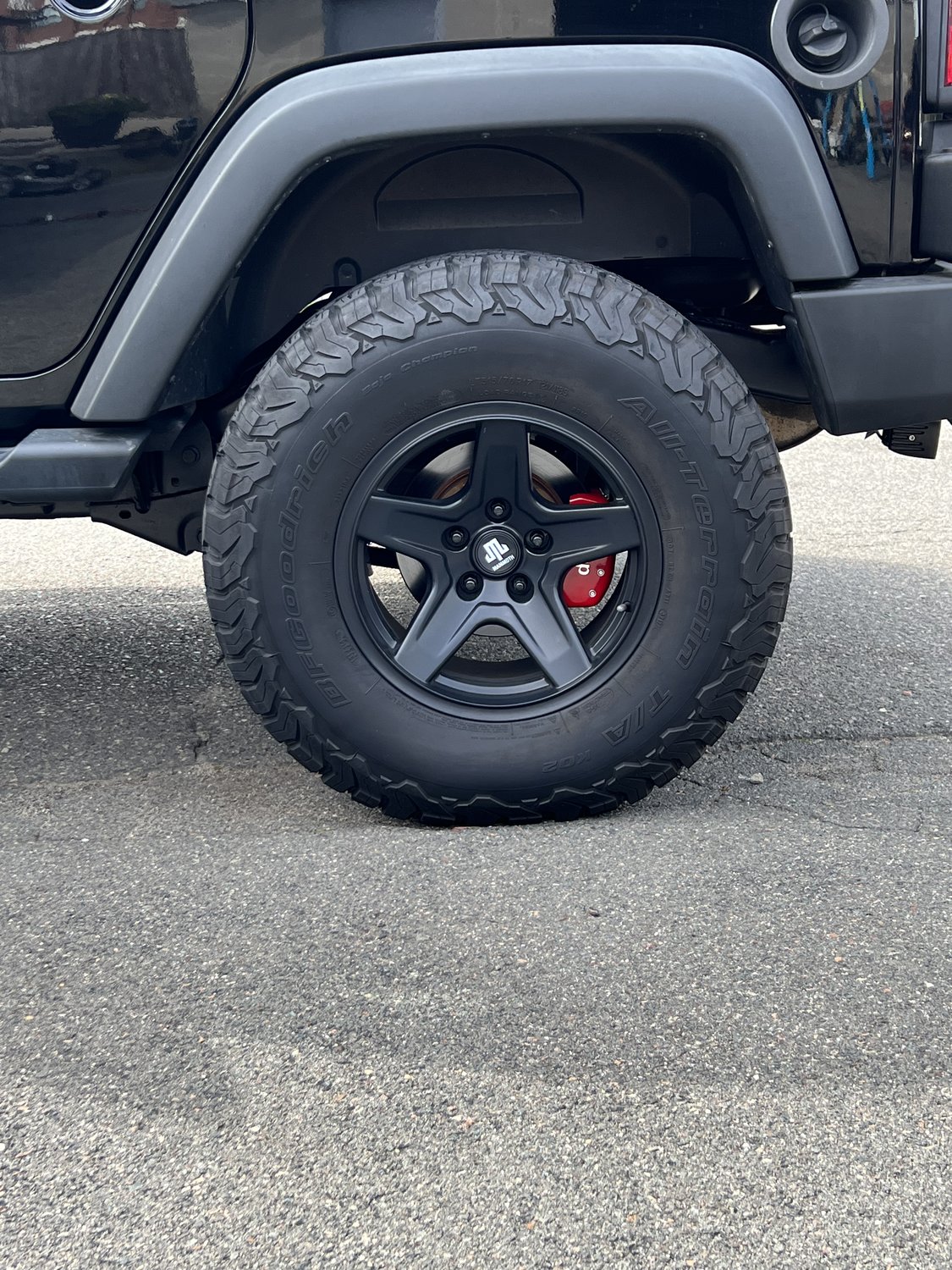 MGP Caliper Covers Jeep Logo Brake Caliper Covers for 0718 Jeep