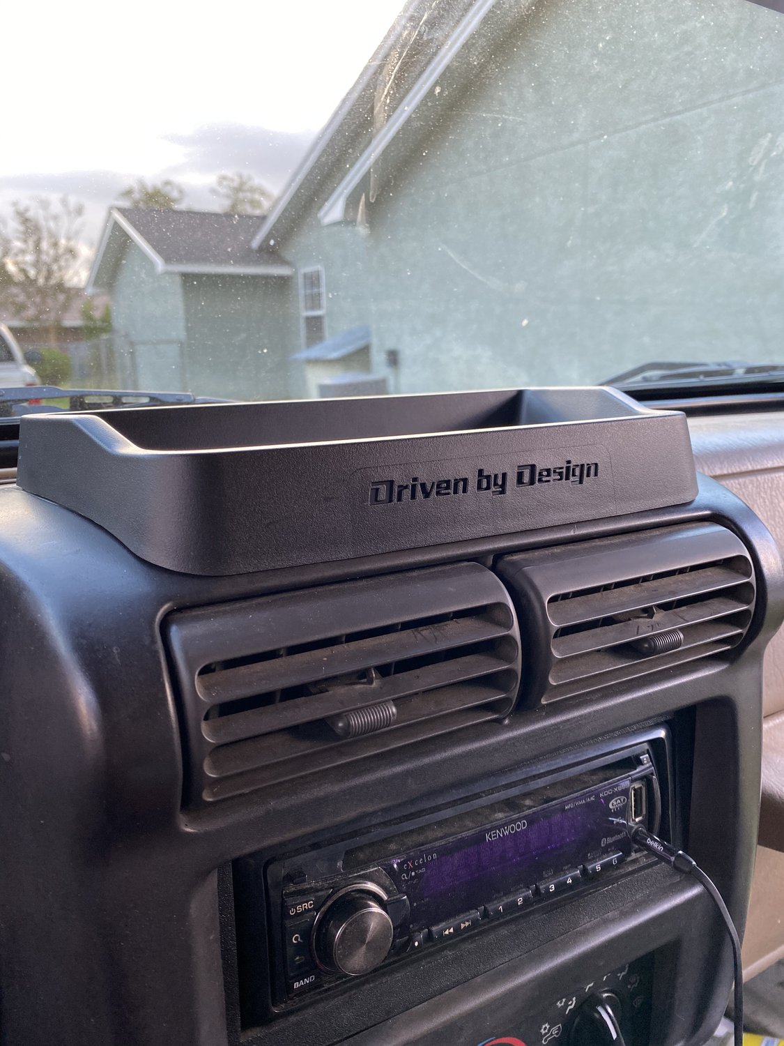 Daystar KJ71031 Upper Dash Panel in Black for 9706 Jeep