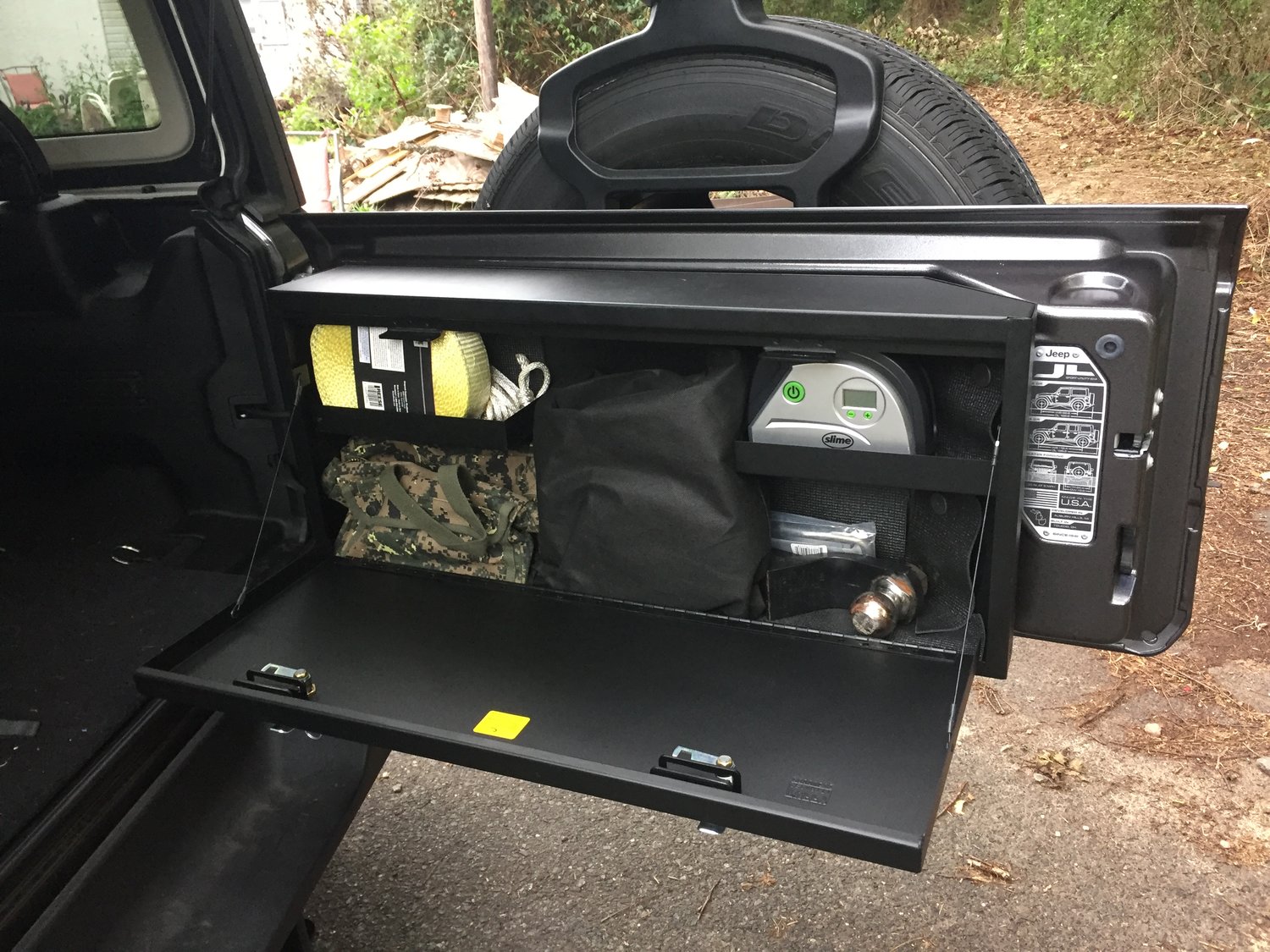 Tuffy 349 01 Tailgate Lock Box For 18 19 Jeep Wrangler Jl