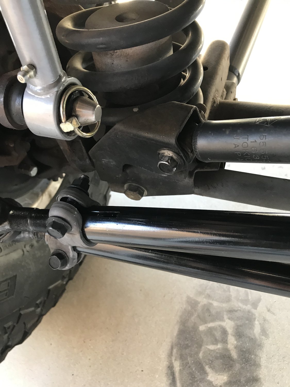 Rugged Ridge 18050.82 Heavy Duty Tie Rod Kit for 9306 Jeep Cherokee XJ