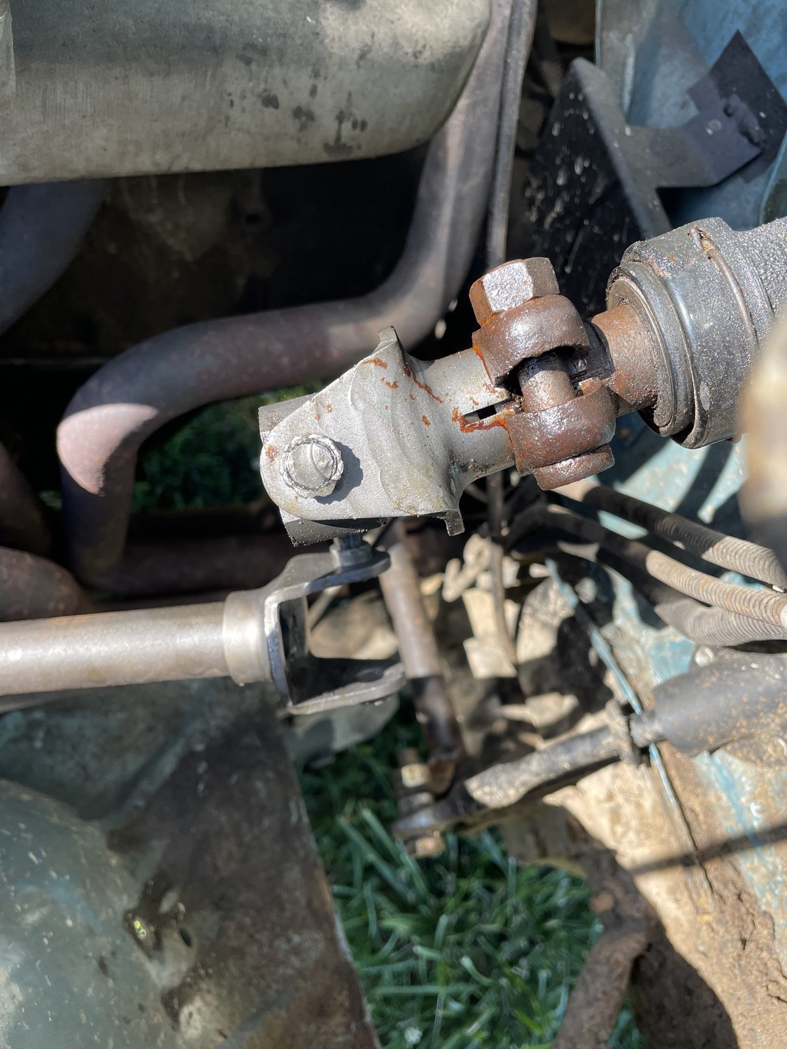 おぎ OMIX 18016.02 Lower Power Steering Shaft Assembly for 76-86