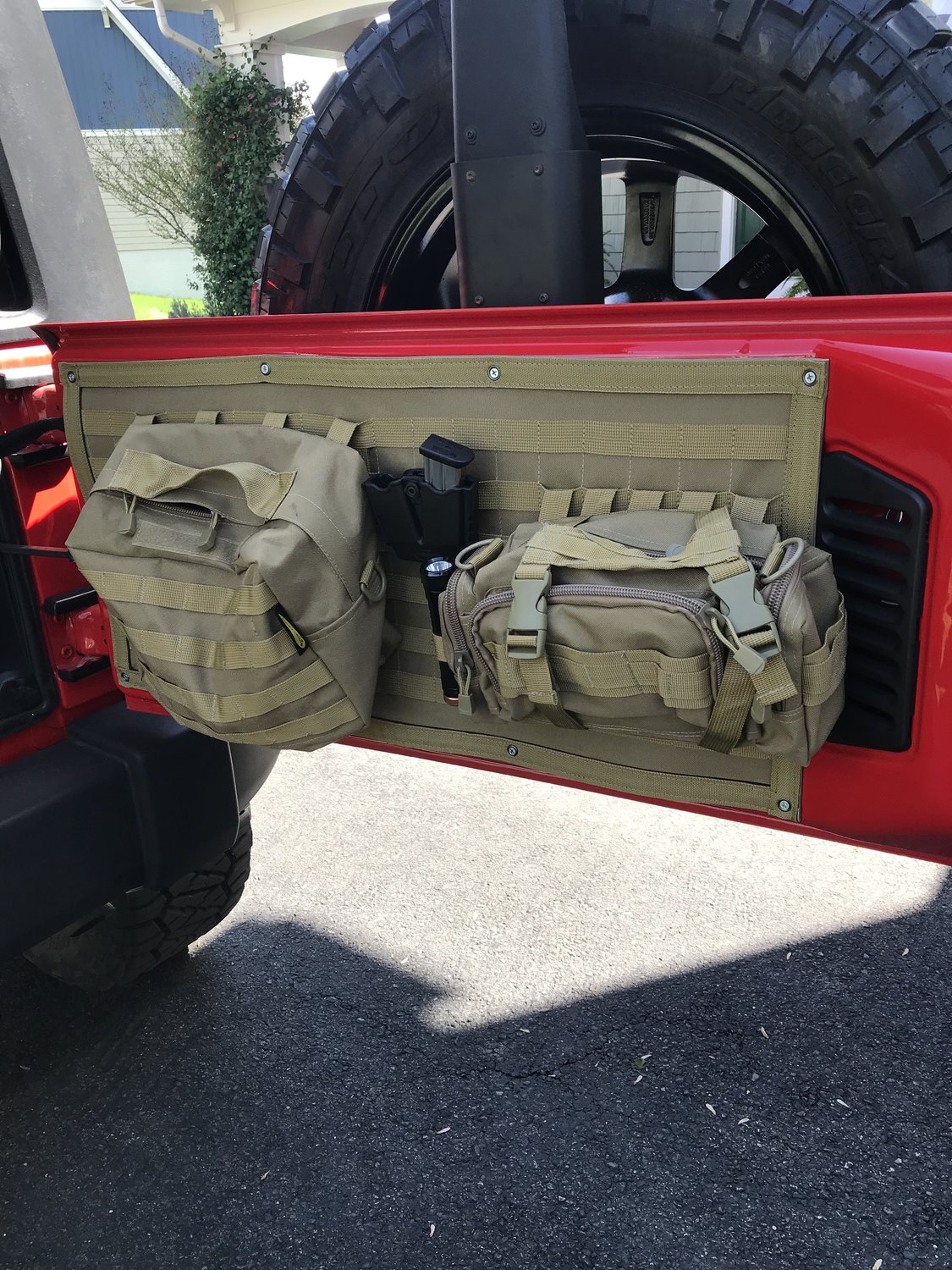 Smittybilt G E A R Tailgate Cover For 07 18 Jeep Wrangler