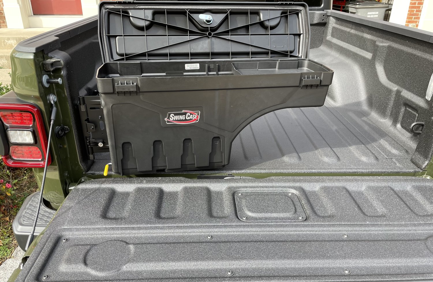 Jeep gladiator clearance swing case