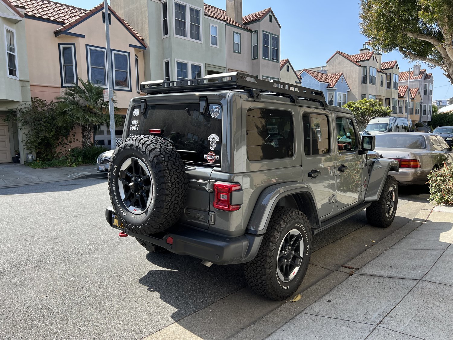 Rugged Ridge 11703.04 Roof Rack with Basket for 18 20 Jeep