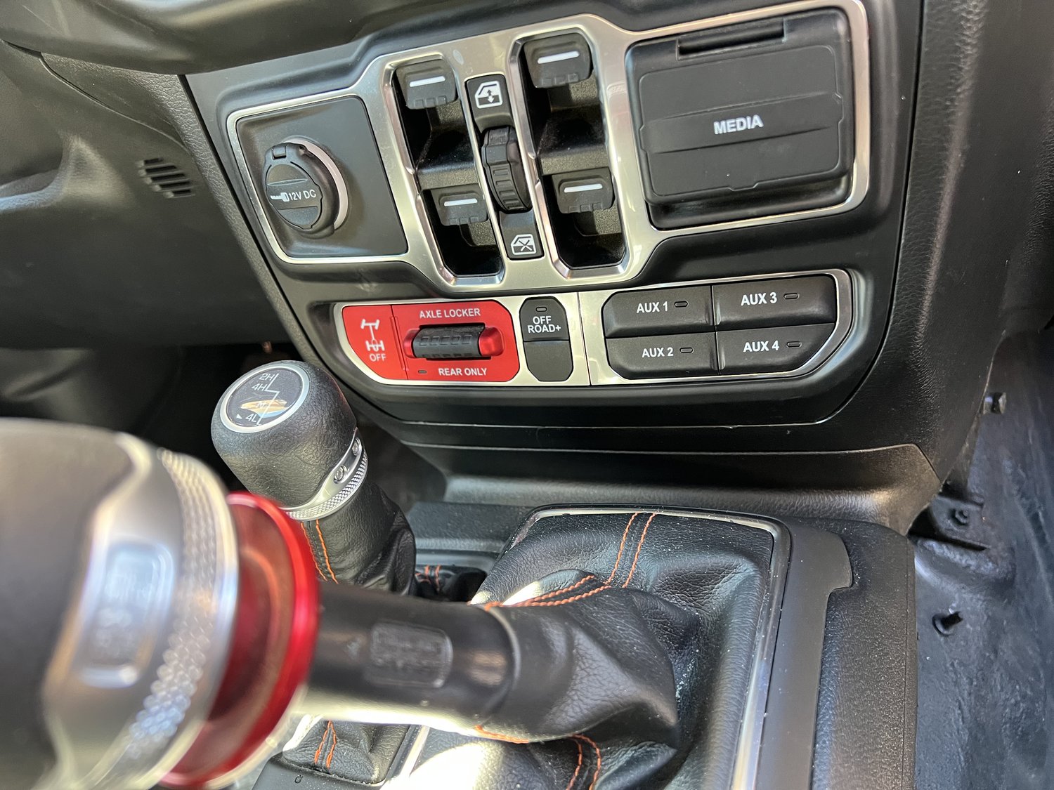 Mopar Auxiliary Switch Bank for 1824 Jeep Wrangler JL & Gladiator JT