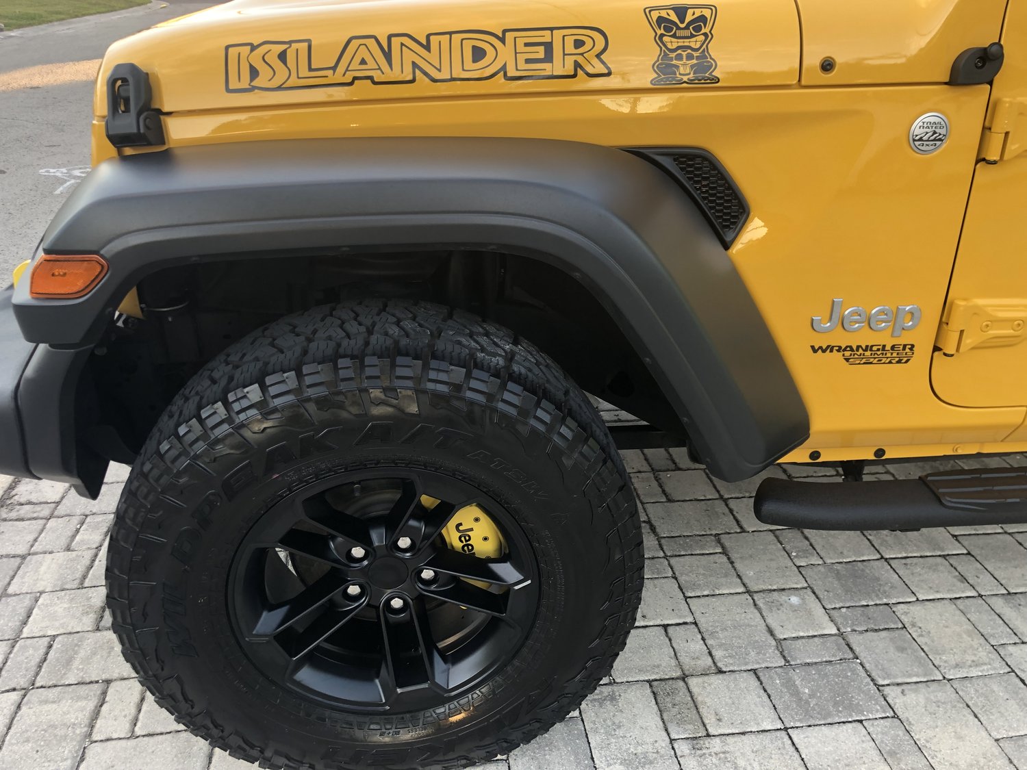 MGP Caliper Covers Jeep Logo Brake Caliper Covers for 1820 Jeep