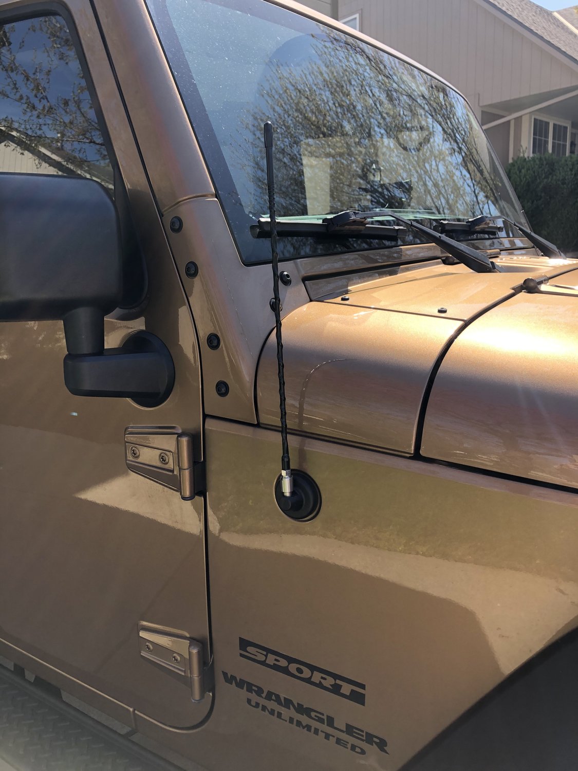 Quadratec 16" Hi Performance AM/FM Stubby Antenna for 0723 Jeep