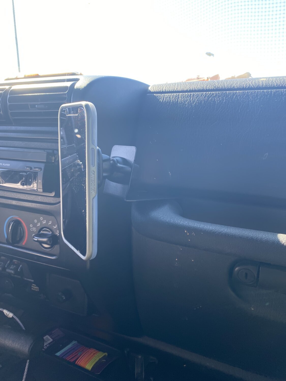 Quadratec Grab Handle Phone Mount for 9706 Jeep Wrangler TJ