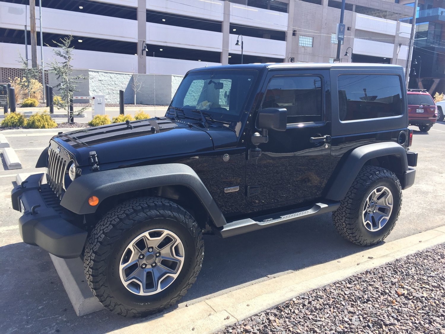 Quadratec Hardrock Wheel In Gun Metal Gray With Machined