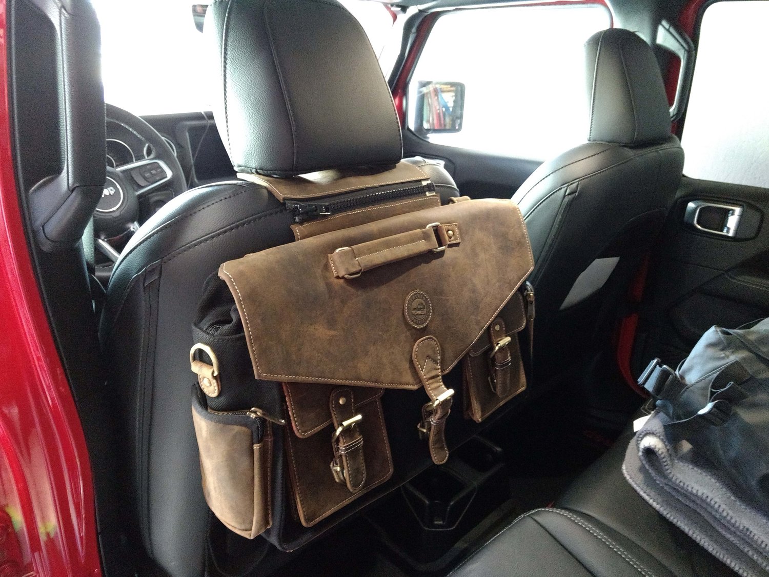 Overland Outfitters GrabNGo Sherpa Messenger Bag for 0721 Jeep