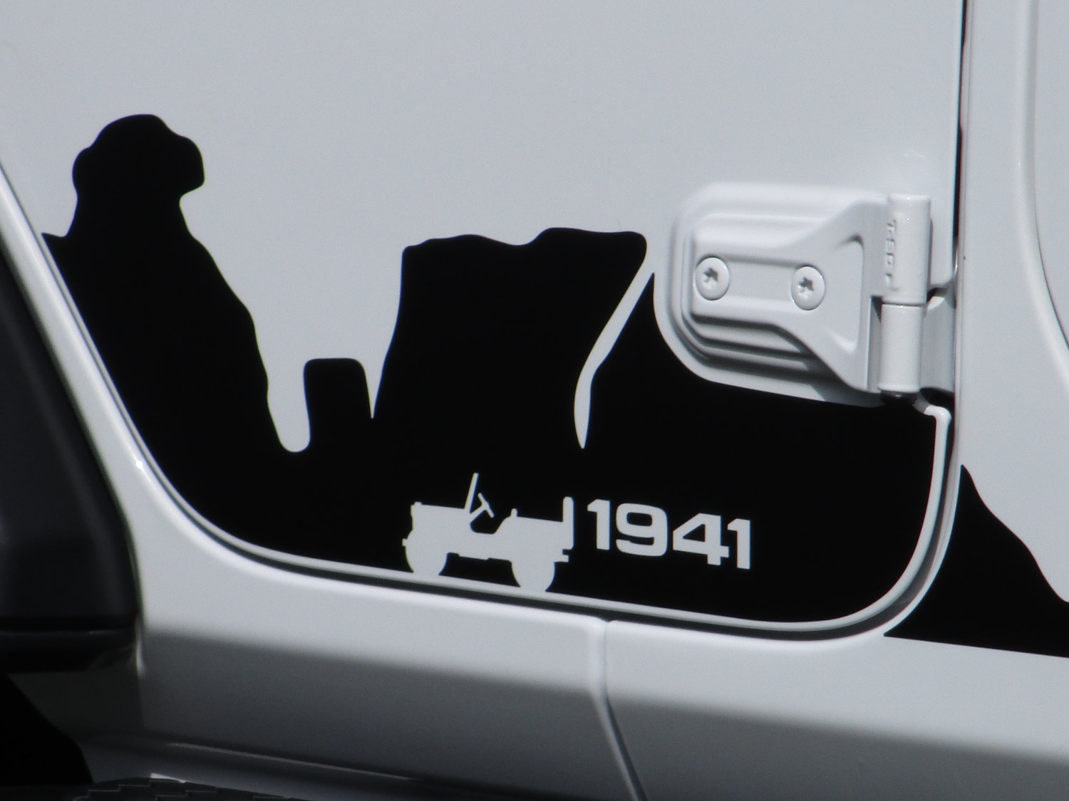 Mopar 82215732 Mountain Side Graphic For 18 19 Jeep
