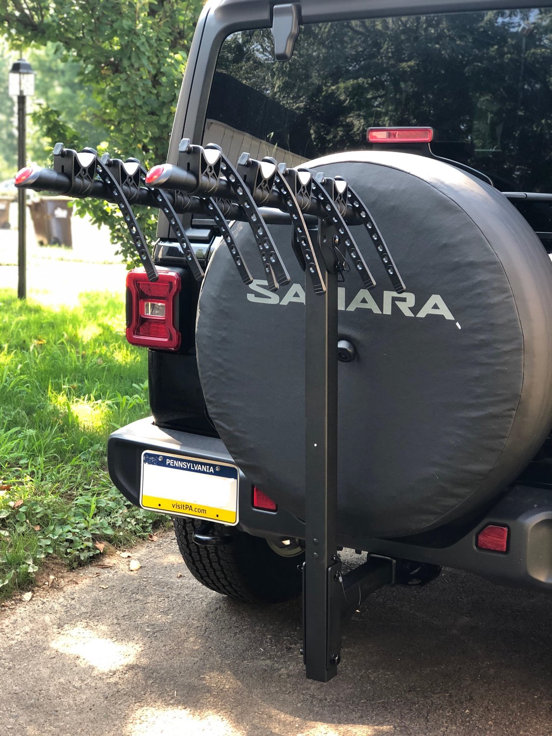 Quadratec 4 Bike Folding Bike Rack for 2" Receiver Hitch Quadratec