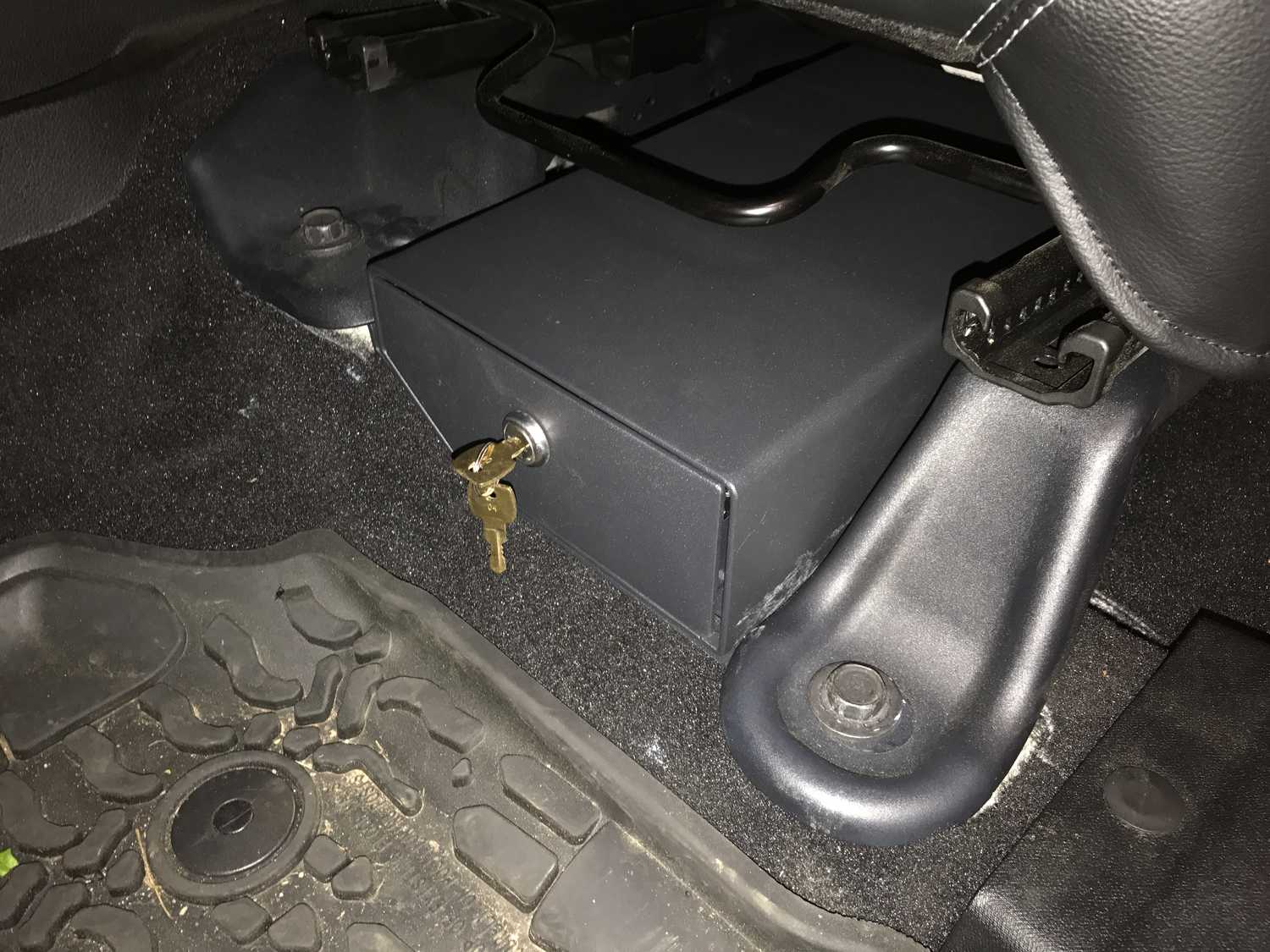 Bestop® 4264001 Locking Under Seat Storage Box for Wrangler Quadratec