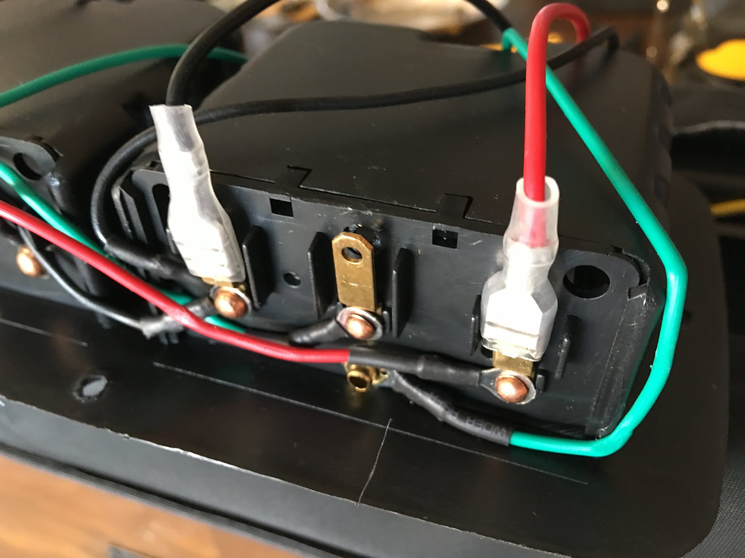 Vertically Driven Products Hi Fidelity 6 Speaker Overhead Soundbar for