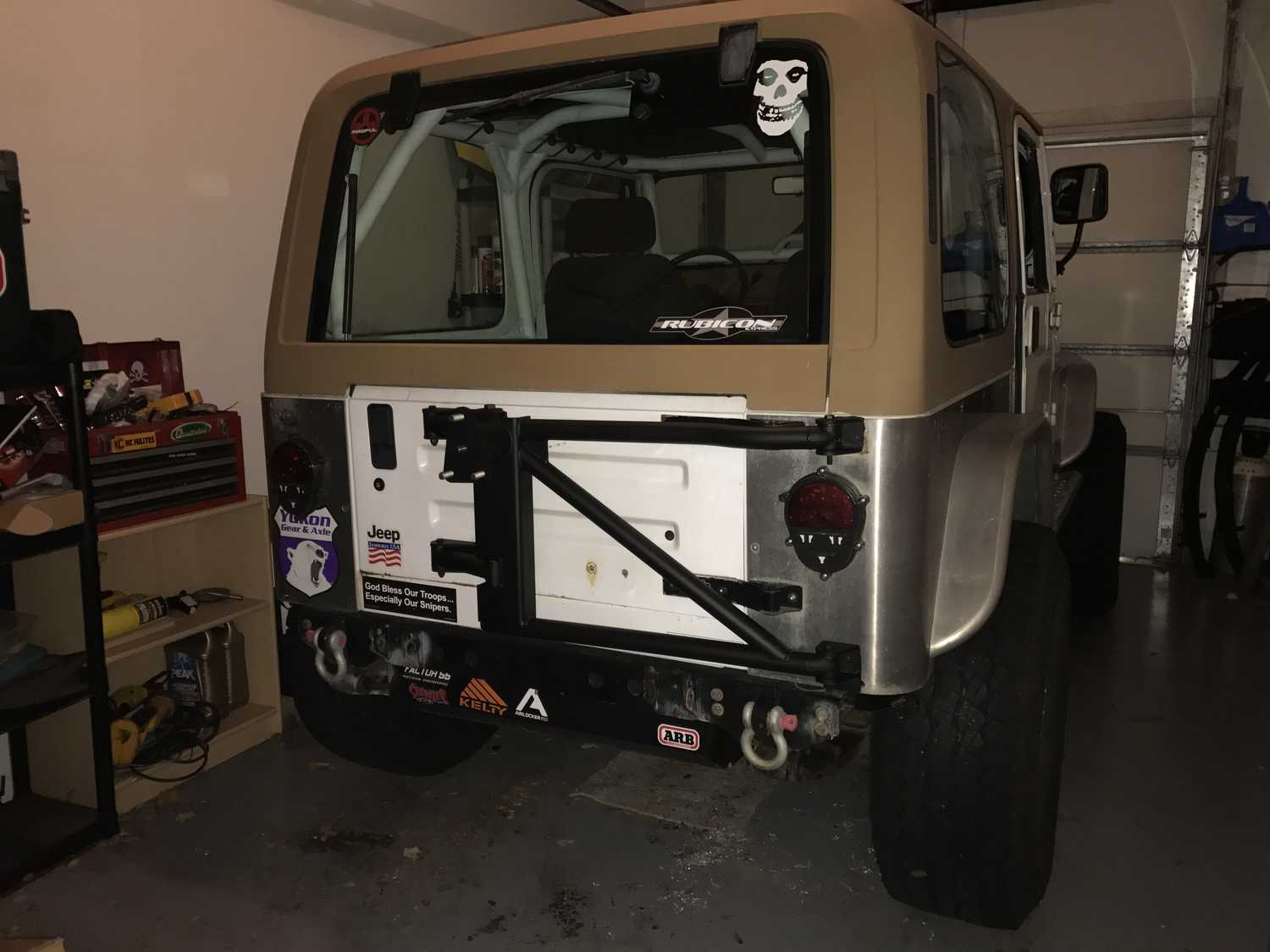 Bestop 6196001 HighRock 4x4 Oversize Tire Carrier for 8706 Jeep