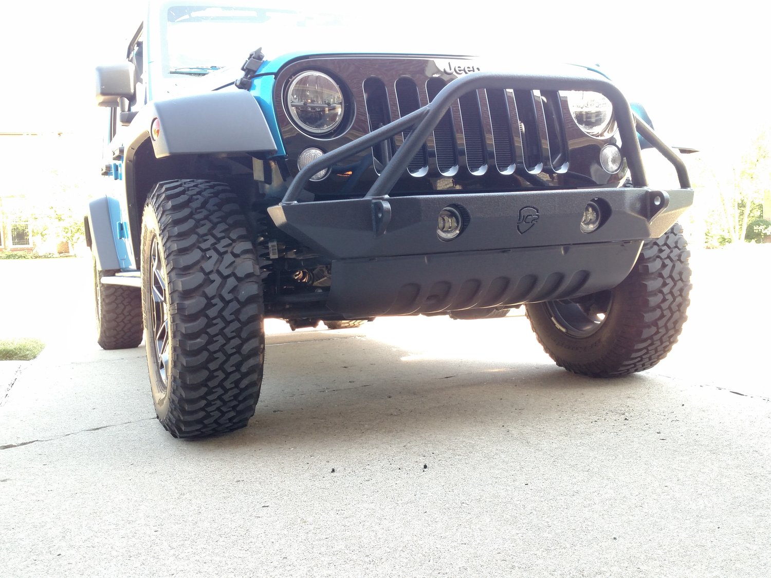 JCR Offroad Defender Mid Width Front Winch Bumper with Brush Guard for