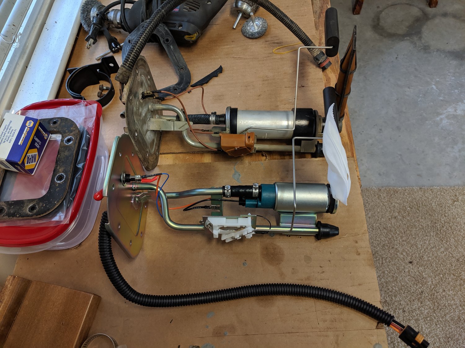 Crown Automotive 5003861AA Fuel Pump and Sending Unit Assembly for 91