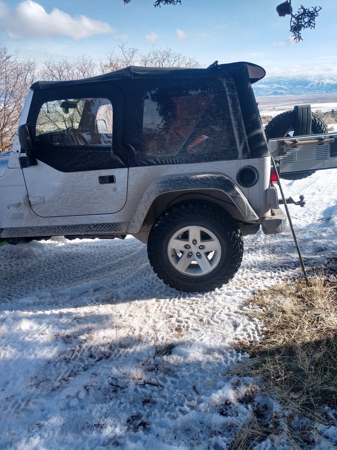 Quadratec Maximum Duty 2.5" Coil Spring Suspension Lift Kit with Shocks