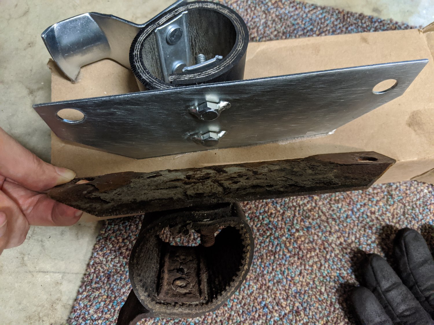 Walker Exhaust 36377 Tail Pipe Hanger for 9701 Jeep Cherokee XJ