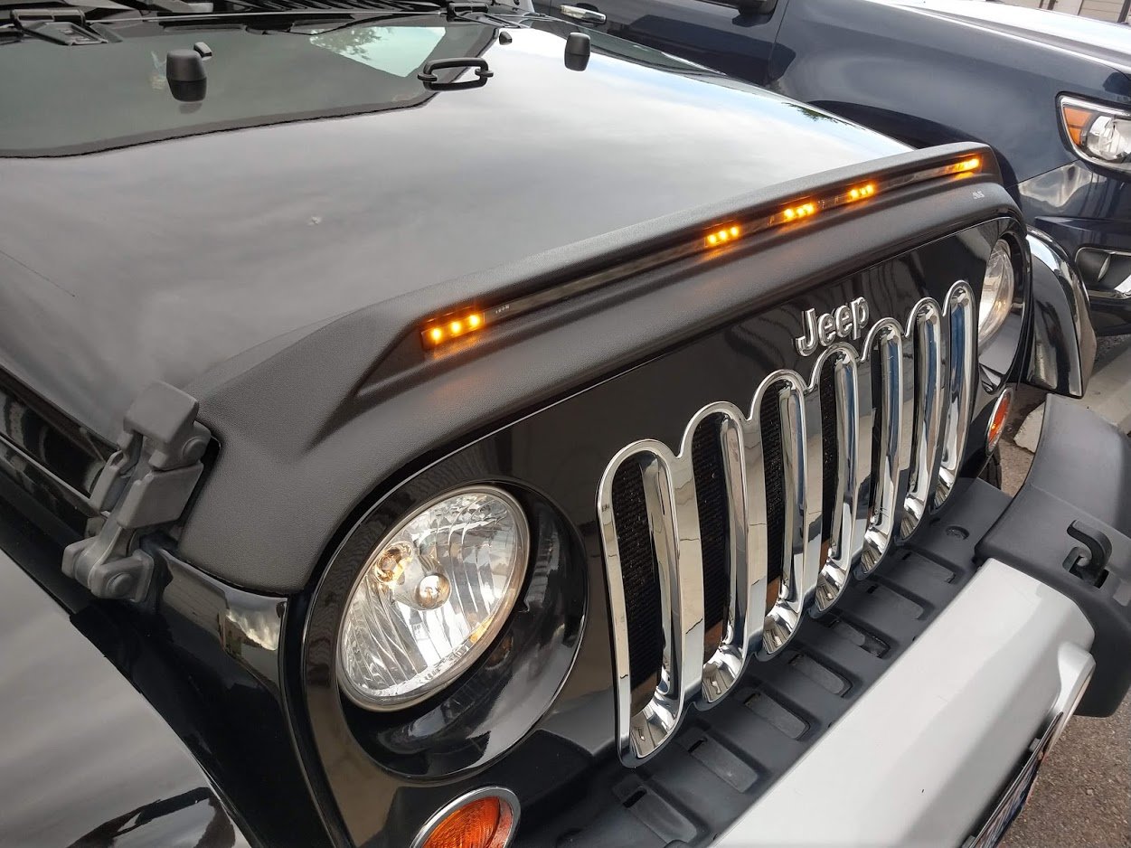 AVS 753060 Aeroskin LightShield Hood Protector for 0718 Jeep Wrangler JK Quadratec