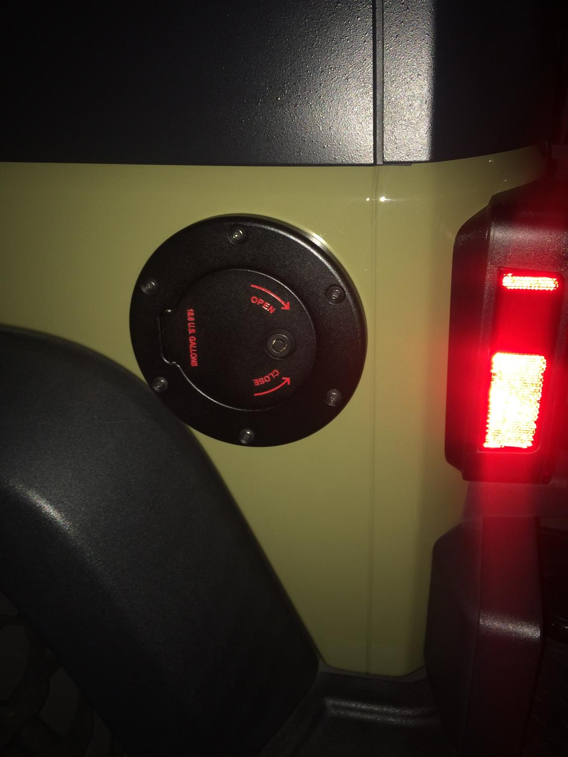 Quadratec Billet Aluminum Fuel Filler Doors For 07 18 Jeep