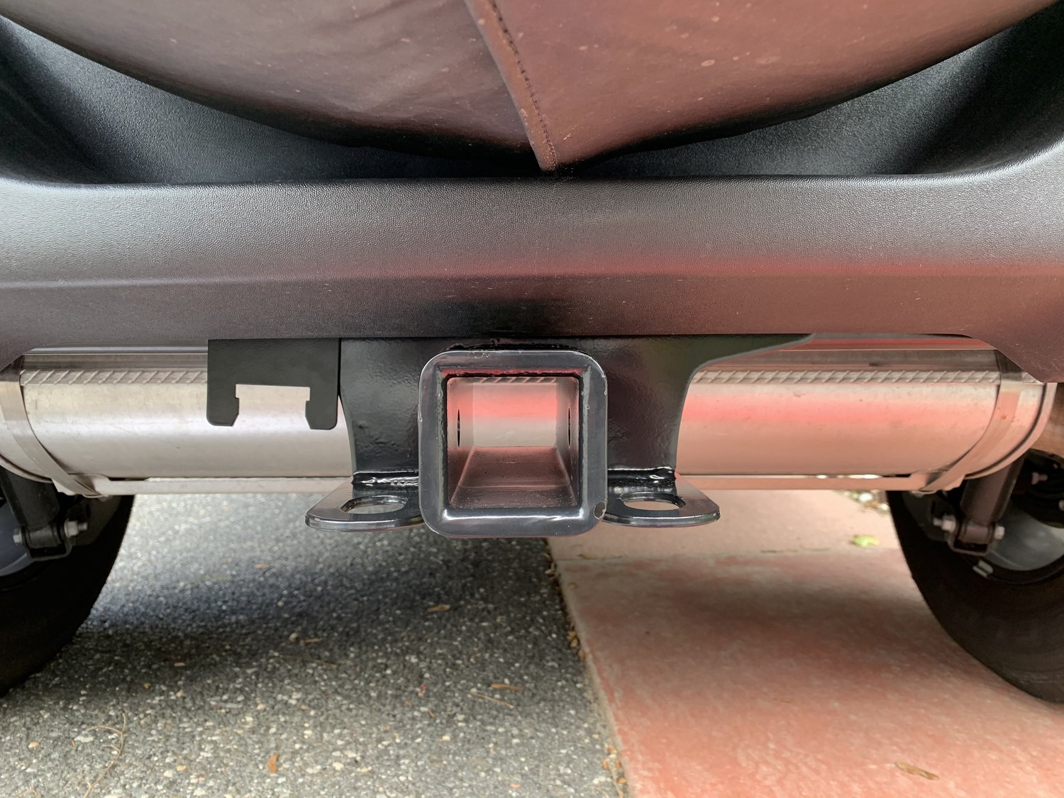 Quadratec Premium 2" Receiver Hitch for 1824 Jeep Wrangler JL Quadratec