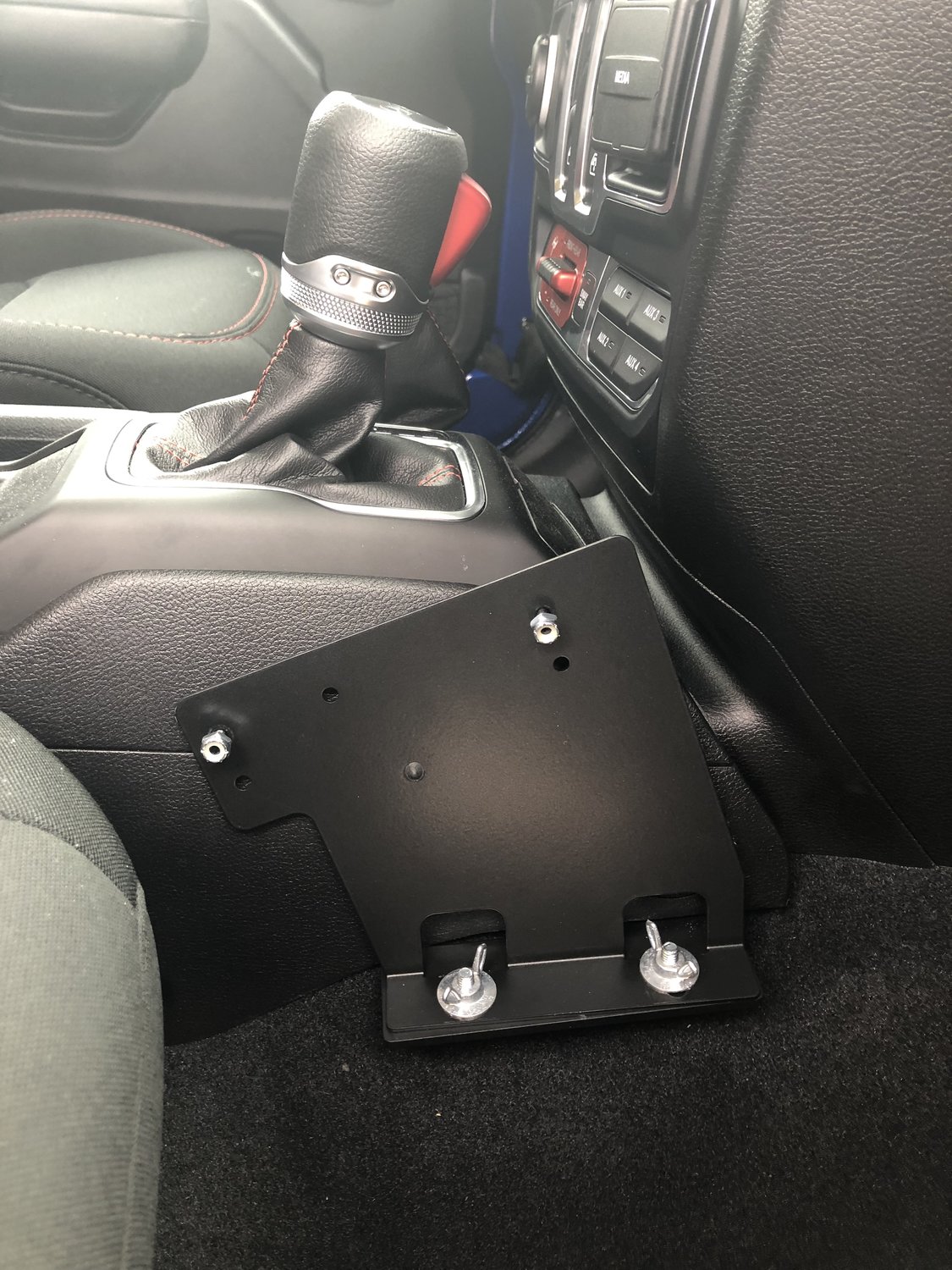 Quadratec Quick Disconnect Universal CB Radio Mount for 1822 Jeep
