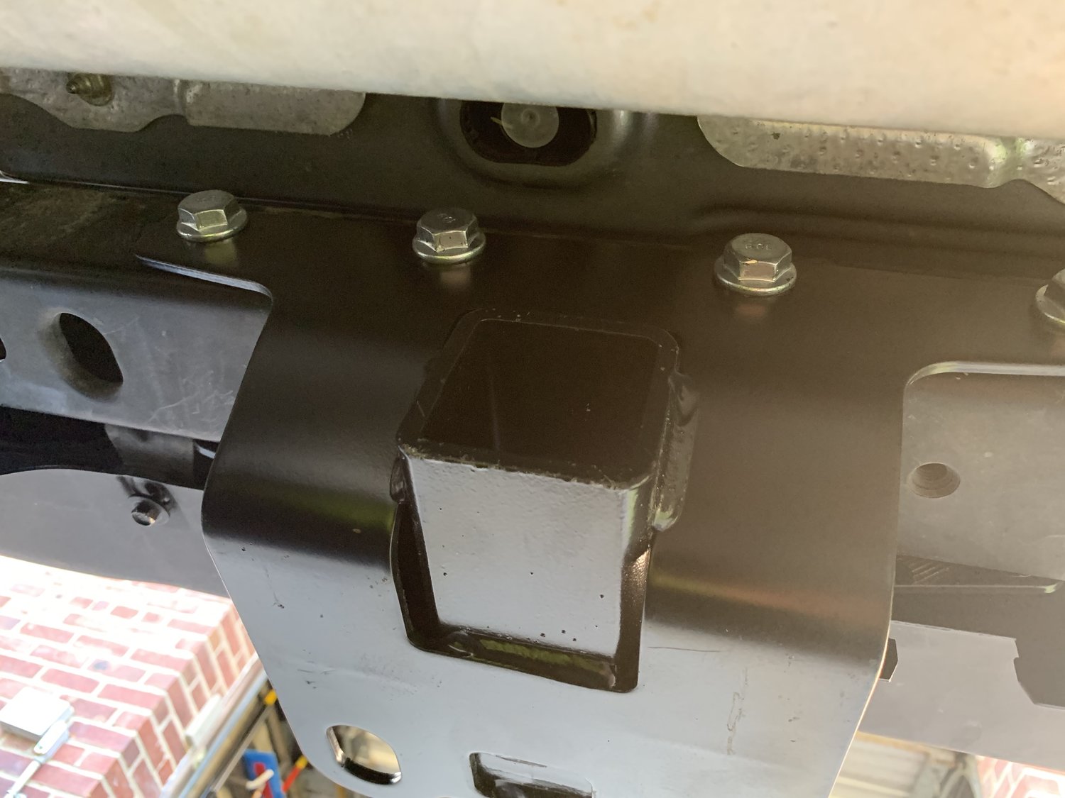 Quadratec Premium 2" Receiver Hitch for 1824 Jeep Wrangler JL Quadratec