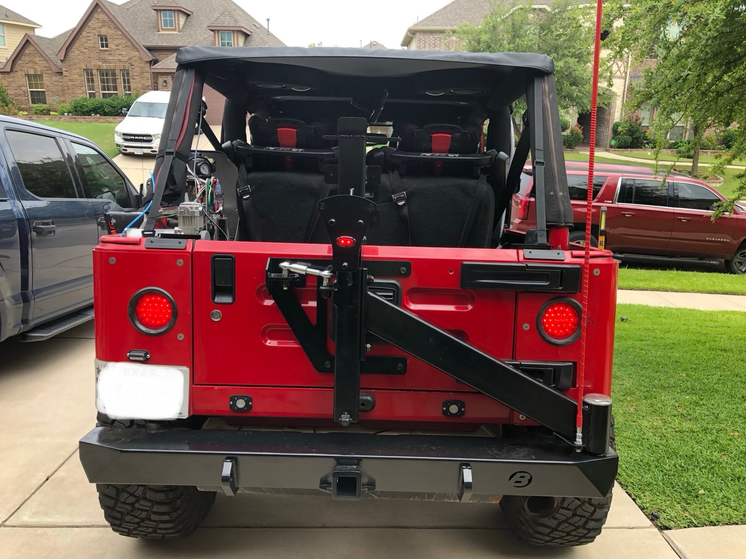 Bestop HighRock 4x4 Rear Bumper with Tire Carrier for 9706 Jeep