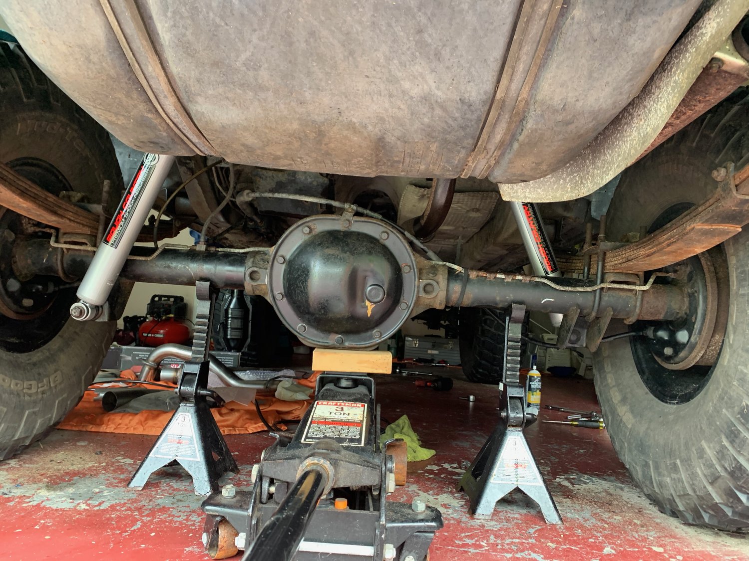 Rough Country N3 Rear Shock Pair for 8401 Jeep Cherokee XJ for 8401