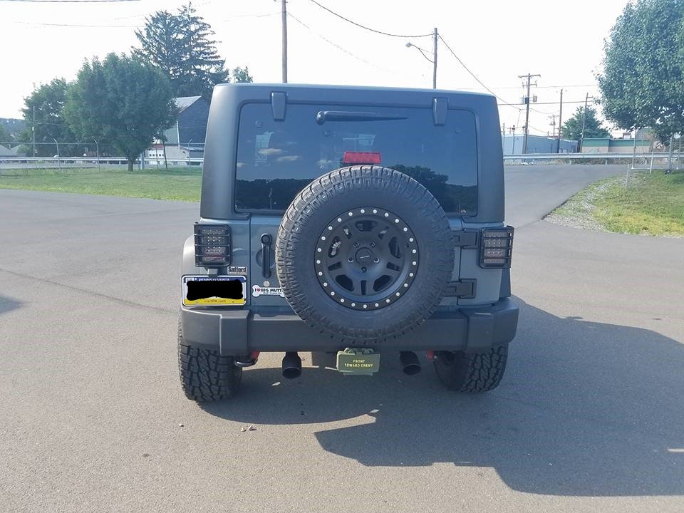 Gibson 17303B Black Ceramic Split Rear Exhaust for 0718 Jeep Wrangler