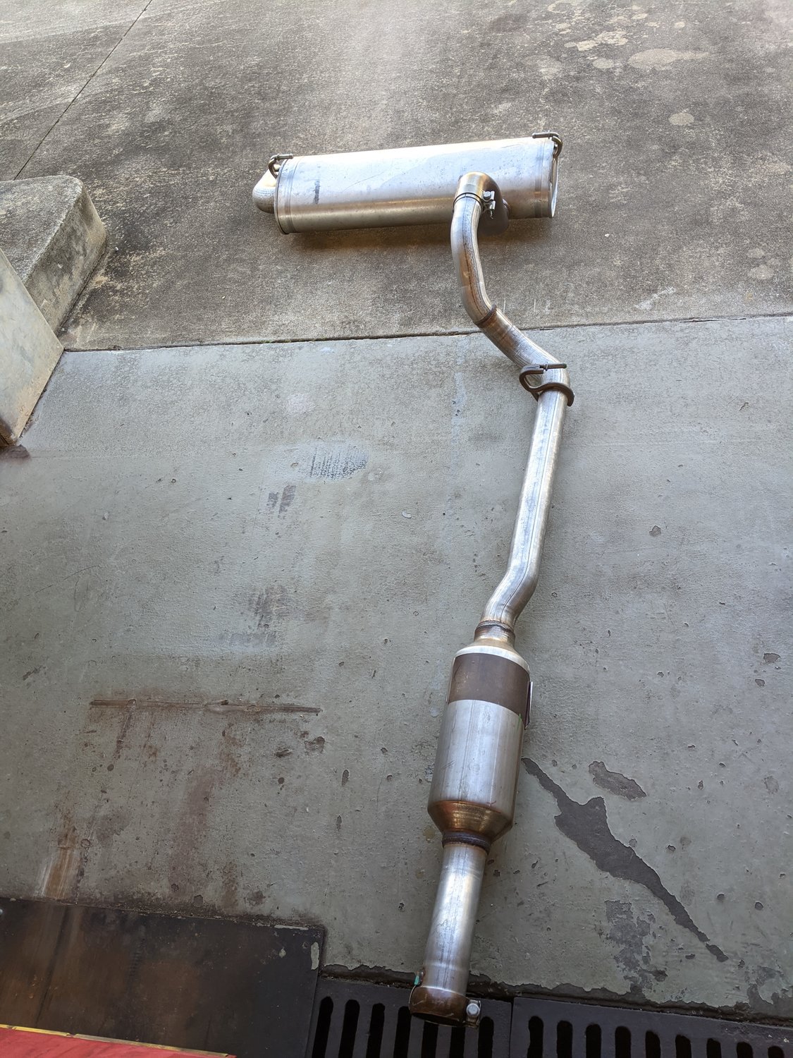 Pypes Performance Exhaust SJJ25R High Clearance CatBack System for 1820 Jeep Wrangler JL 3.6L