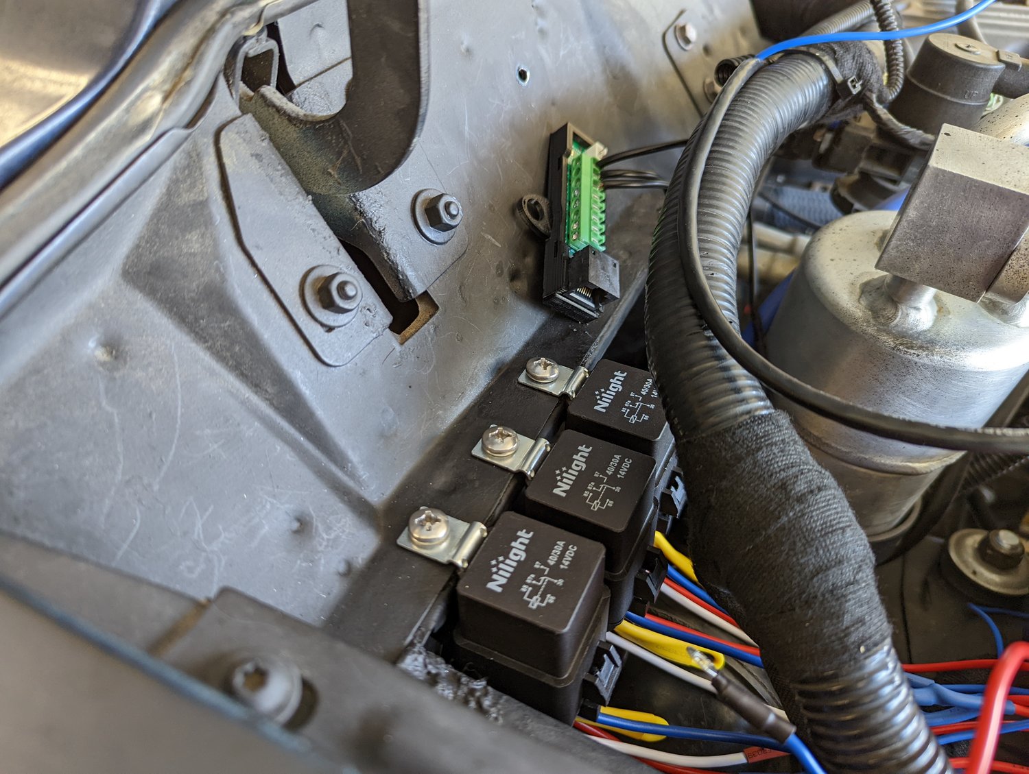 Mishimoto Performance Aluminum Fan Shroud with Electric Fans for 8901