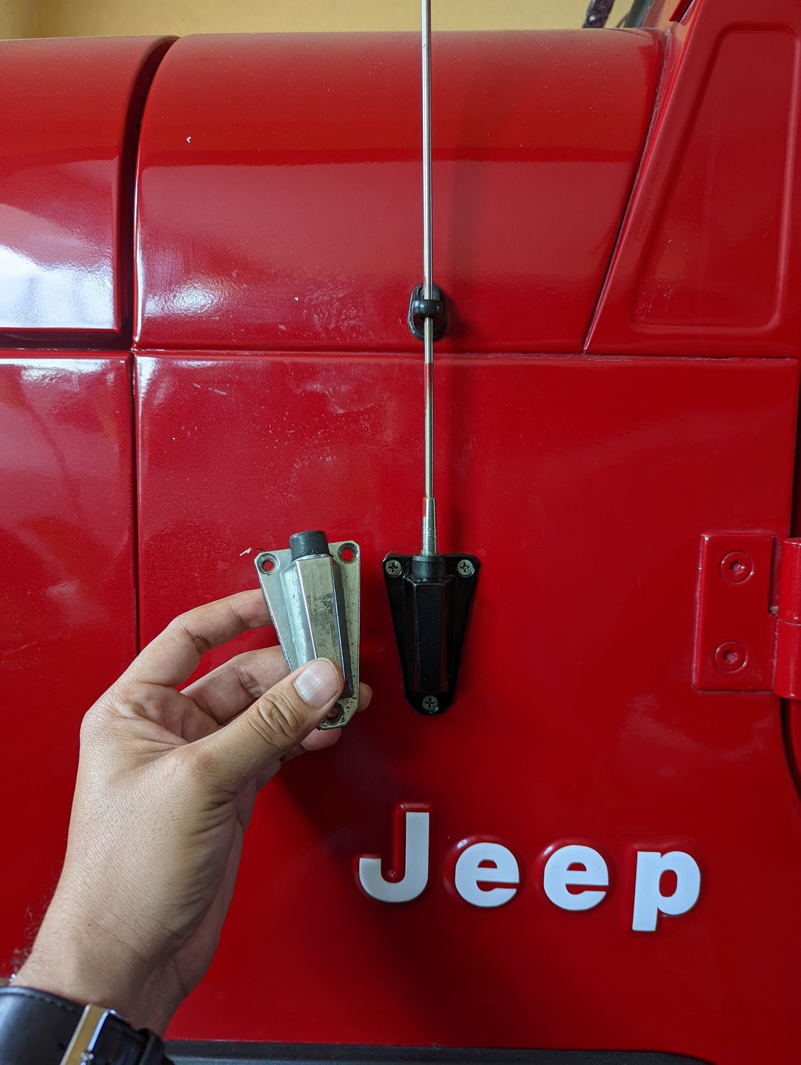 Crown Automotive 82200683K Radio Antenna Kit in Black for 7595 Jeep CJ Series & Wrangler YJ