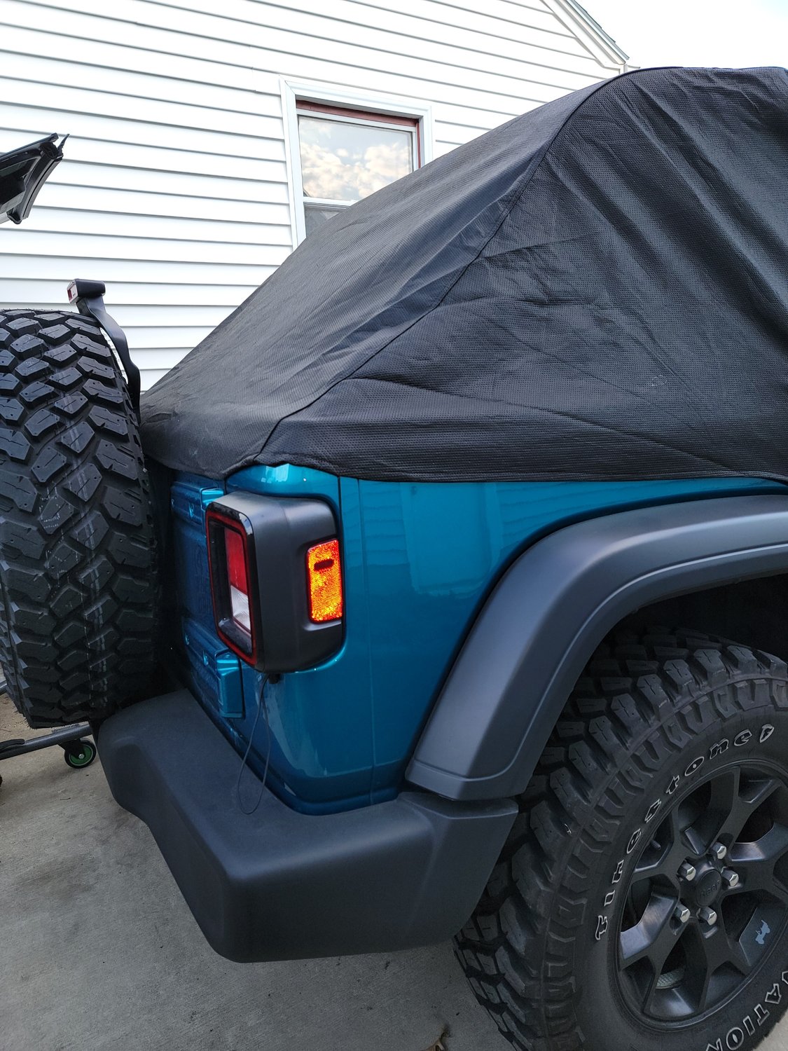 Quadratec Softbond 5-Layer Cab Cover for 18-23 Jeep Wrangler JL