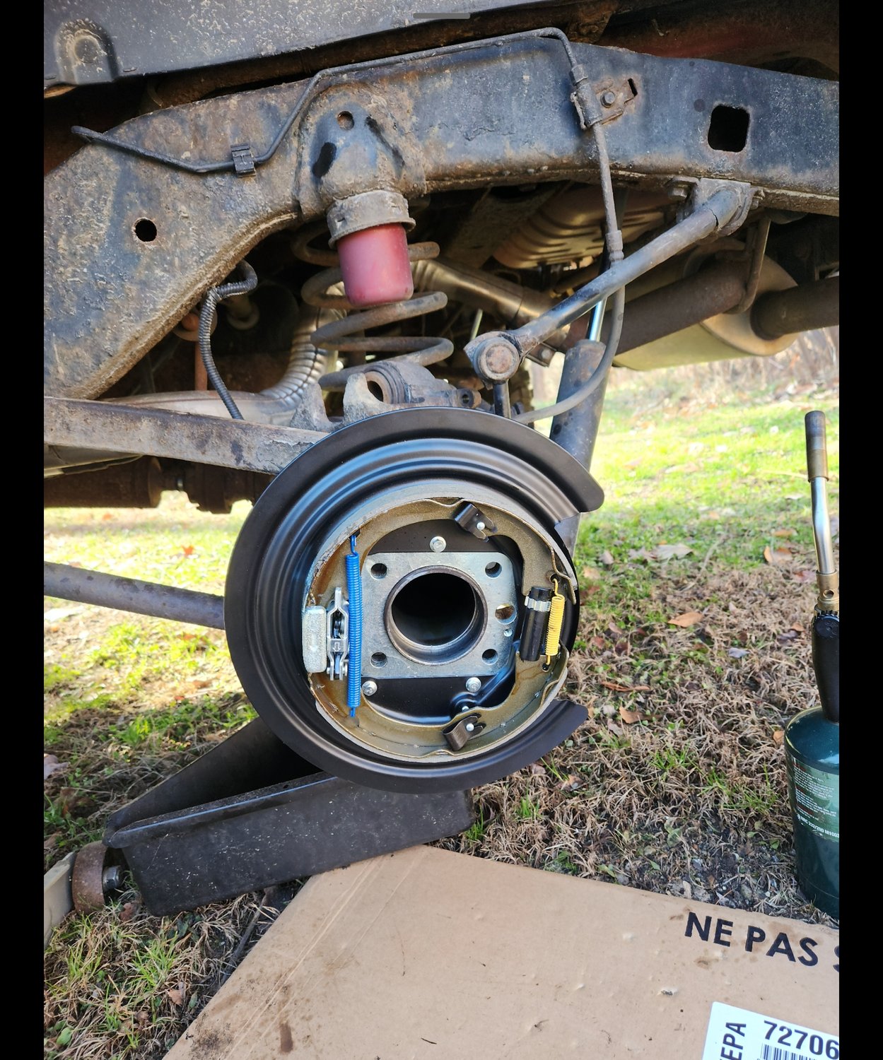 Crown Automotive 52125175AA Rear Brake Backing Plate for 0718 Jeep