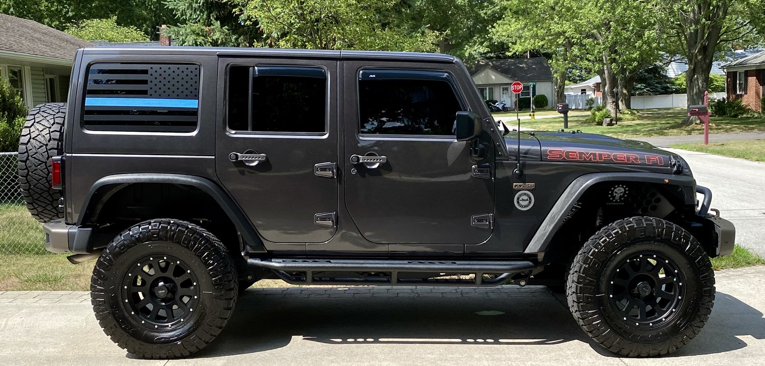 Mopar 77070095AC Stage I 2" Lift Kit with Fox Shocks for 1218 Jeep