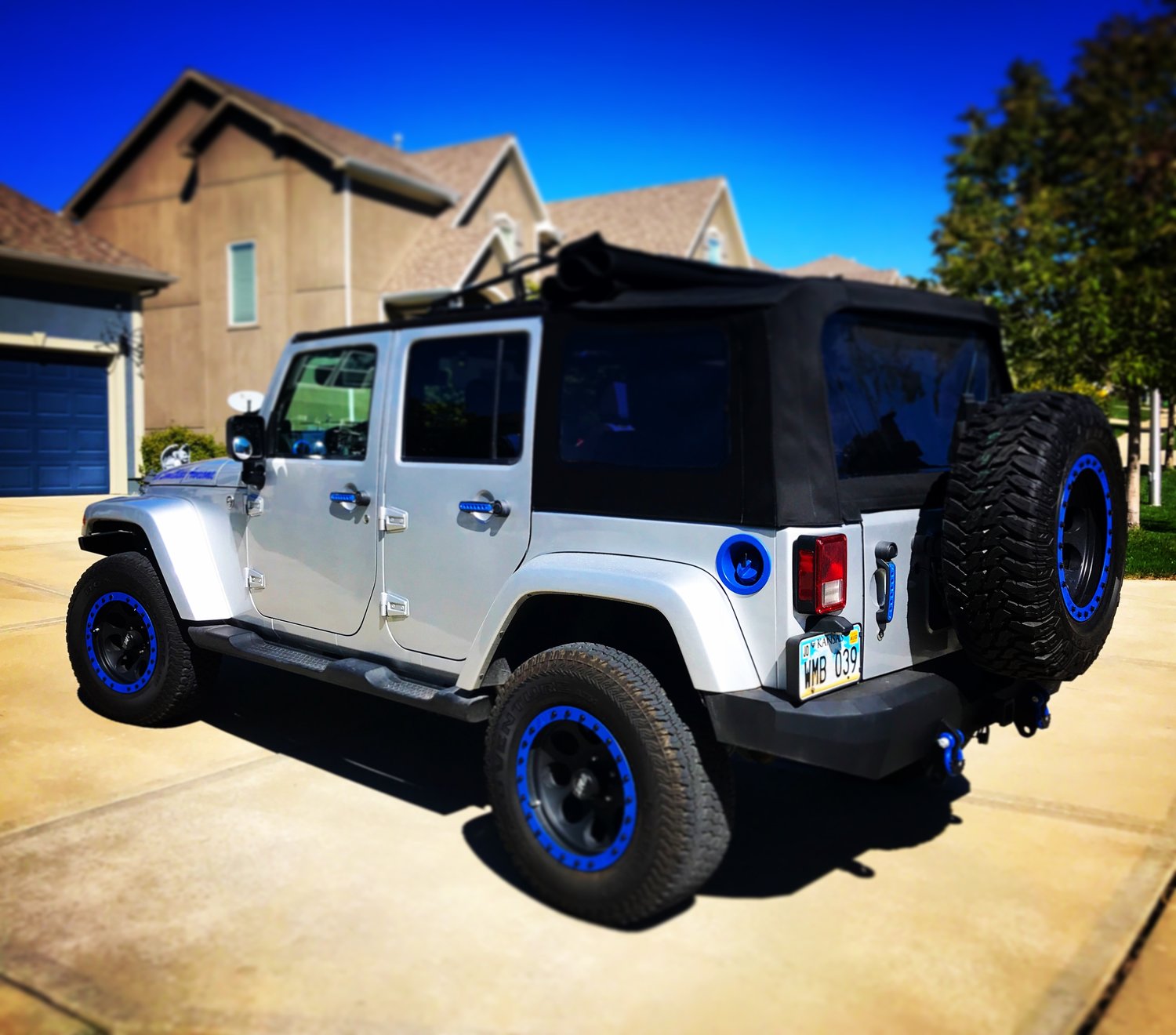 Bestop Complete Soft Top and Hardware with Upper Doors and Tinted